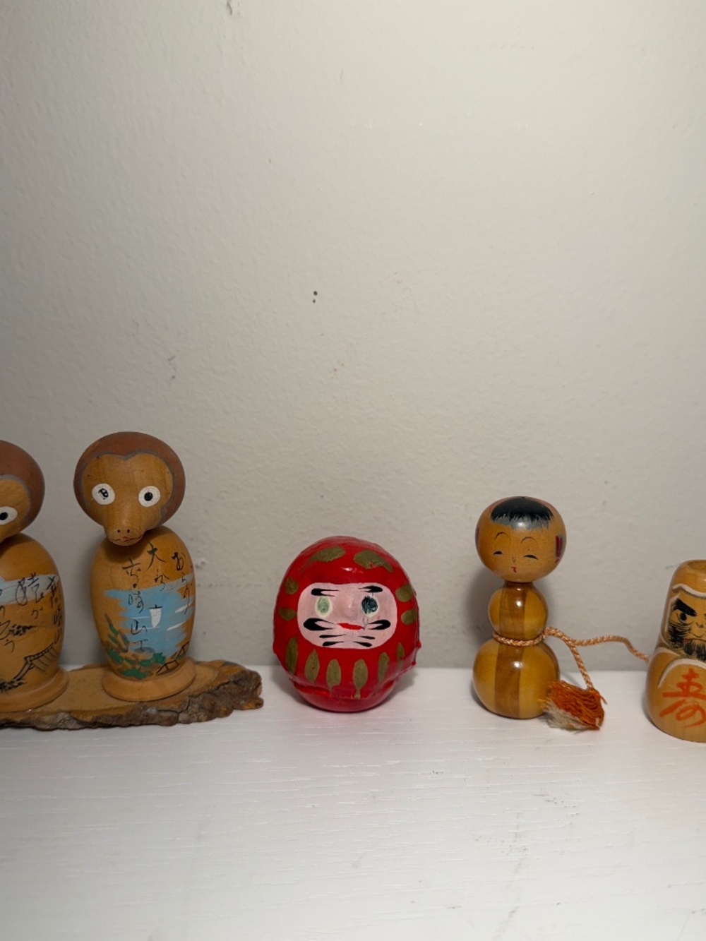 Lot of 4 Vintage Kokeski Daruma Dolls Wood 1"-3" Tchotchke Trinket Japanese